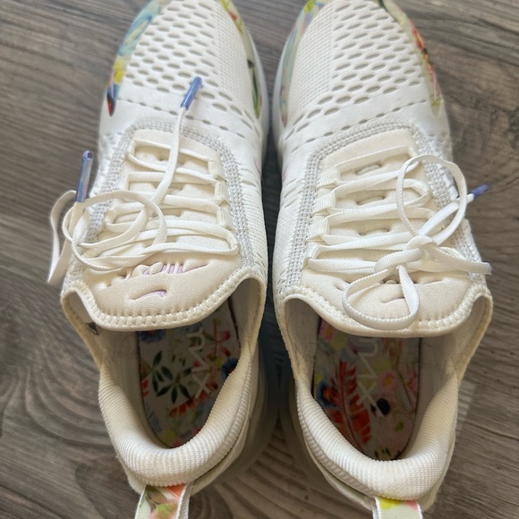 Women nike 270s - Picture 4 of 5